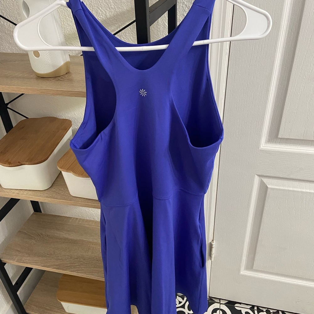 Woman’s Athleta Conscious Dress